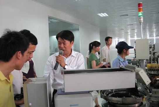 “武汉拟建＂智慧平台＂消除监管盲区 66人要管9万部电梯”